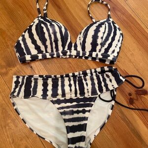 Athleta Blue and White Bikini Set